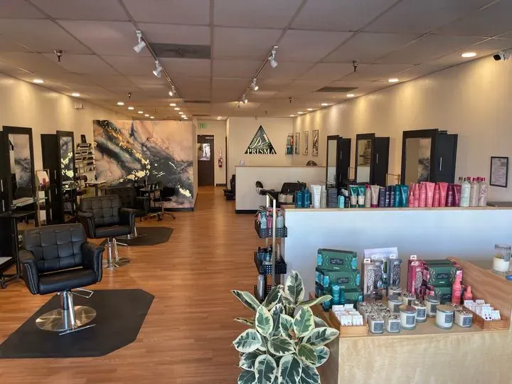 https://cdn.salonspotlight.com/photos/6qDqJv5OaUGvFu1bqUrS/845e33b0-99e7-4bfb-8a34-6bbac97c2ff9_720x720