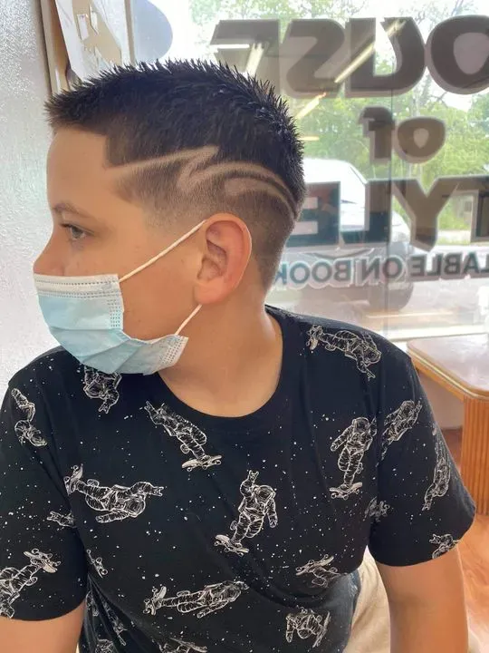 https://cdn.salonspotlight.com/photos/6qMqnSVtTtqwhsXOFLNF/437eb2cb-8327-49ae-acb1-d64203194184_720x720