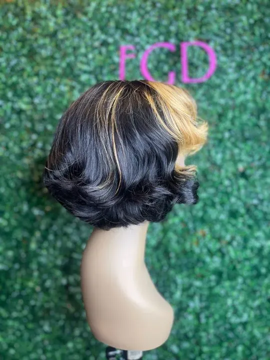 https://cdn.salonspotlight.com/photos/6rDFx05Hy8aUNuUVKL3S/a383fd75-0b4e-4e3b-b03a-e3be18b5c542_720x720