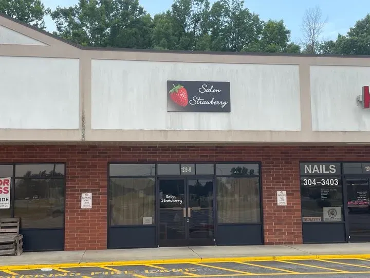 https://cdn.salonspotlight.com/photos/6rJV5zaaWtsJKwZVvbwQ/465aa297-8559-4006-8b93-9d1771c3878f_720x720