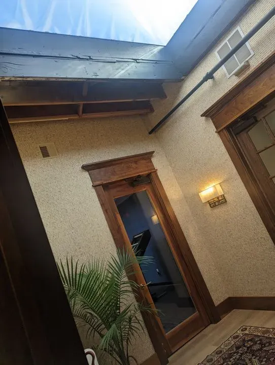 https://cdn.salonspotlight.com/photos/6rz02idZaA5TP89g5E2f/87b1a14d-3ae1-482b-ad5d-bc94103c95f5_720x720