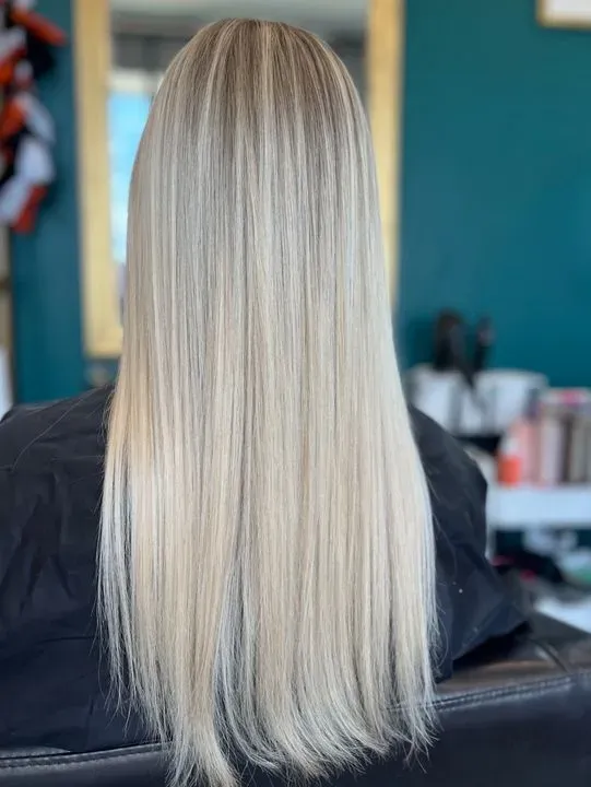 https://cdn.salonspotlight.com/photos/6vABHJVOydUFsdog4KHj/a83732d9-d265-4446-abfe-8a2326569732_720x720