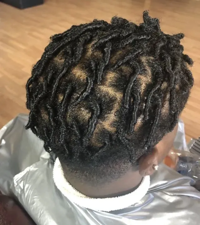 https://cdn.salonspotlight.com/photos/6vTDKdQosNGYvhadMJz0/a115cfa3-b129-4119-a651-45f14cacfa3a_720x720