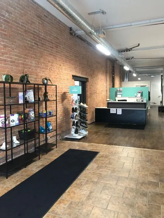 https://cdn.salonspotlight.com/photos/6xJdwO5LLO8bYdOq7dMm/ed8fb29c-49ab-4827-80ec-cedf00aeedae_720x720