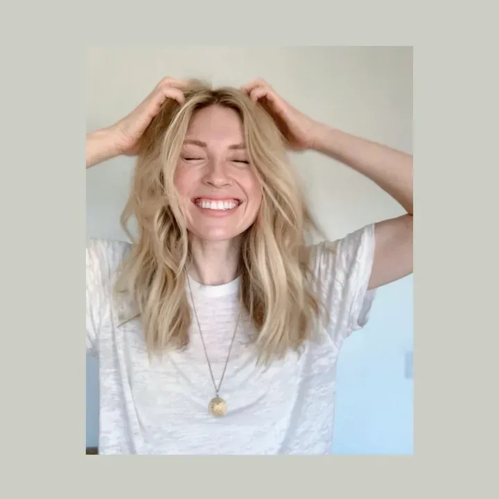 https://cdn.salonspotlight.com/photos/74nsrdlCxC25fm5xS93T/3d775e28-afdf-45f7-90dd-b2a390d93cf6_720x720