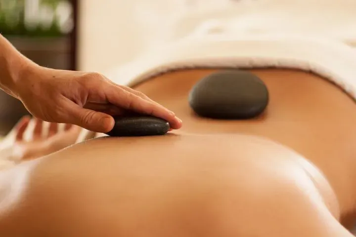 https://cdn.salonspotlight.com/photos/75rbuJjNXQoPuqdinQBp/fb73b184-fd87-497a-9632-8da31f4f1d7c_720x720