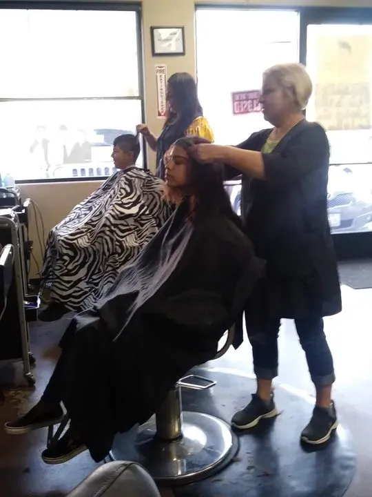 https://cdn.salonspotlight.com/photos/768CUt2DWwoOw3VvS2af/123b0601-3fa8-4391-a14b-c6150936579b_720x720