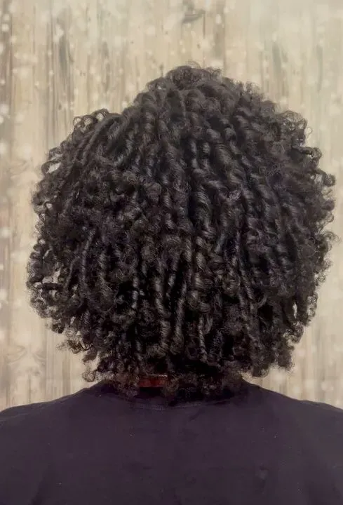 https://cdn.salonspotlight.com/photos/773N7Z3NRLJBC4q9mcSn/7367eea9-5f35-4c30-be9d-65639ddac7ed_720x720