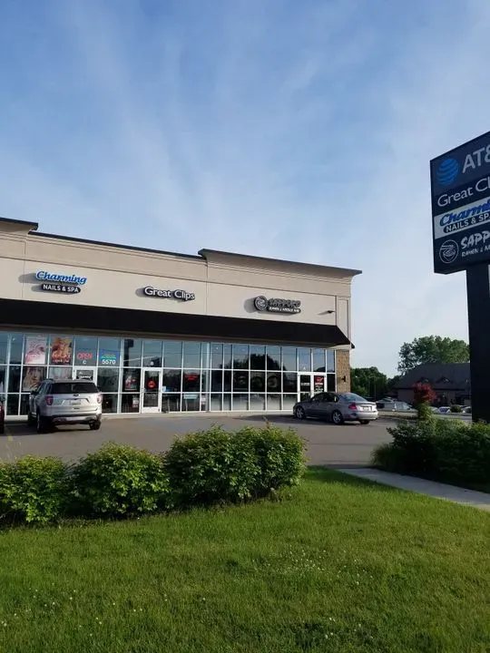 https://cdn.salonspotlight.com/photos/79mtHnsYr0yXt1MHCRZy/c7cee057-5a5c-445e-bd7d-9ce764578c6d_720x720