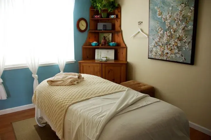 https://cdn.salonspotlight.com/photos/7Brz0a6Mee8ARXeVN4oY/cb067a57-a19c-44ce-8697-7772ff2f13c4_720x720