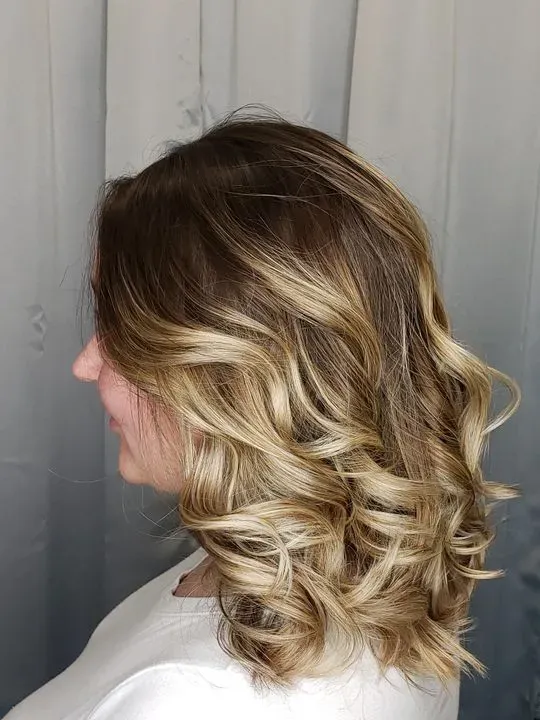 https://cdn.salonspotlight.com/photos/7ECnn0qDTdHlkhJLFtf1/14922655-f899-4f2f-83b2-0b5caff397c0_720x720