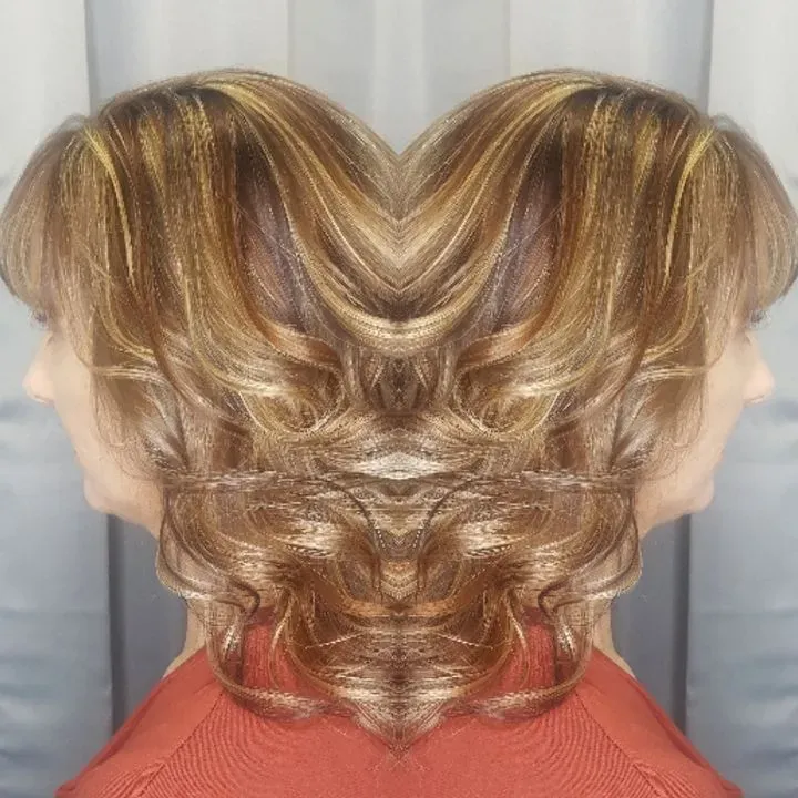 https://cdn.salonspotlight.com/photos/7ECnn0qDTdHlkhJLFtf1/a5e09115-72ad-4508-8bcf-1b6ca0e9bf9a_720x720