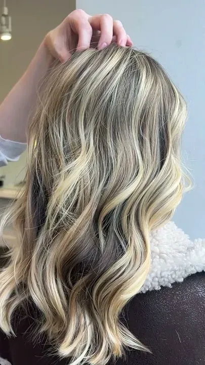 https://cdn.salonspotlight.com/photos/7EiNO9mzovLvqCbIlvG6/92ebfd1c-0d64-486d-888d-88fc0394bbf3_720x720