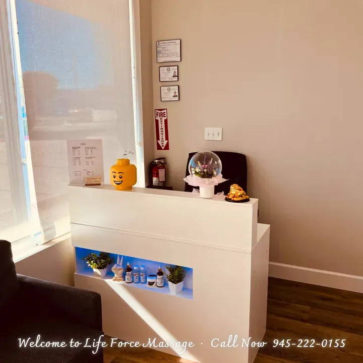 https://cdn.salonspotlight.com/photos/7QC6TpFaNFsXn1cXCKxj/9f97398a-3f8c-4ebf-b8fa-a4a65bc5e03e_720x720