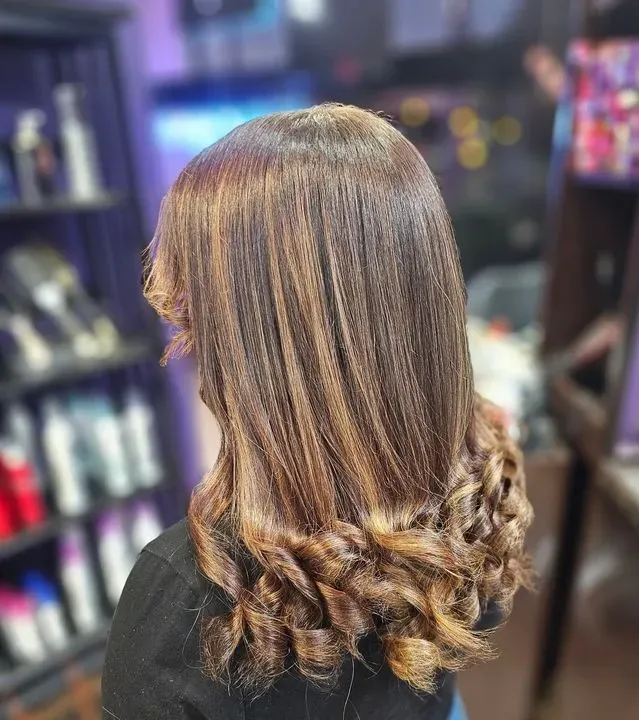 https://cdn.salonspotlight.com/photos/7QPpYUn8U7AotIzLW6Gs/e3f2d3b9-8ad0-42c9-9337-1e7b056a678b_720x720