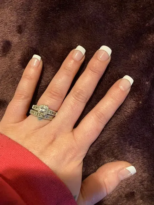 https://cdn.salonspotlight.com/photos/7RrghA84aGkJO67raw9n/06e7c37c-0f0e-4c0c-9223-866929c56c67_720x720