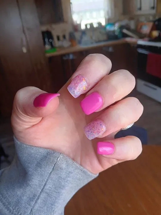 https://cdn.salonspotlight.com/photos/7RrghA84aGkJO67raw9n/98abd147-bc0d-4cca-b798-5c7e6352650d_720x720