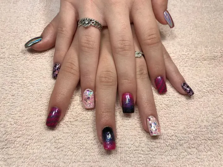 https://cdn.salonspotlight.com/photos/7S4aMH5qXgGP5VOaTQfc/202a3734-4355-448a-a6ff-b810c2ccc9e8_720x720
