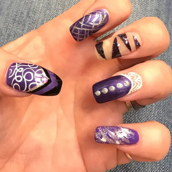 https://cdn.salonspotlight.com/photos/7S4aMH5qXgGP5VOaTQfc/6c166c2e-126f-48ea-8f00-122117217e20_720x720