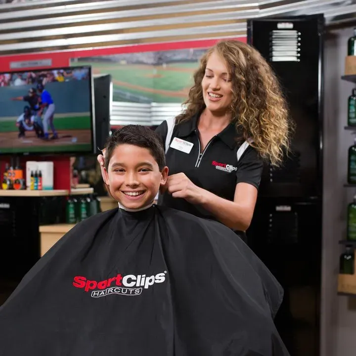 https://cdn.salonspotlight.com/photos/7V53JxETPqNpiaUkY4c4/70924394-0dad-4bf5-98c1-991ba30b7006_720x720