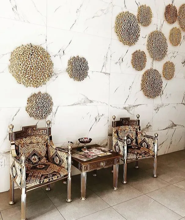 https://cdn.salonspotlight.com/photos/7WA7JdkFruU1sFcgmBzZ/6a3e1e69-21f8-48bd-88a8-f87002ced1ef_720x720