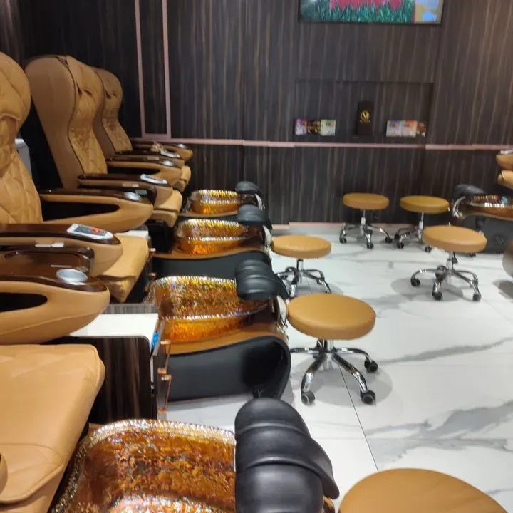 https://cdn.salonspotlight.com/photos/7Wmdne9HKWMlp1zaXvnR/611acbe7-04f9-4f27-b61e-c9e252b11aa5_720x720