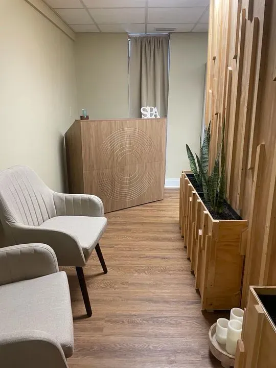https://cdn.salonspotlight.com/photos/7Wo47C707Co2nm5SQCRO/3bccc17f-0af4-4cdf-8cd6-d5caf36df035_720x720