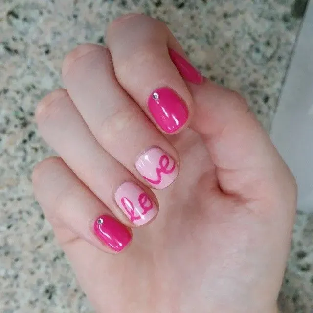 https://cdn.salonspotlight.com/photos/7aYDnB0zgjlw1RyTIF73/58e4fd70-19d1-479a-b6fb-28d8f0a6d175_720x720