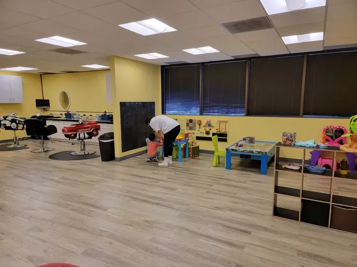 https://cdn.salonspotlight.com/photos/7c8J4BwI9AJCQd0hQnGZ/16836ad9-96bd-4a18-b77a-9d165b62f470_720x720