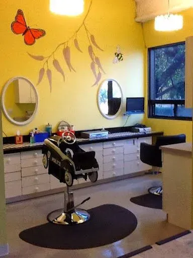https://cdn.salonspotlight.com/photos/7c8J4BwI9AJCQd0hQnGZ/58447fae-3326-4849-9138-8f2738d65069_720x720
