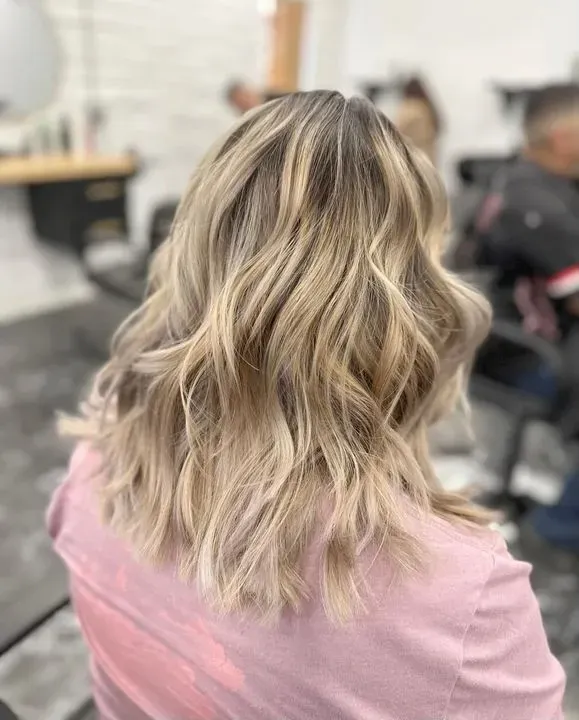 https://cdn.salonspotlight.com/photos/7e7HpTRjZ7bJdmapaotf/9e6934e4-f438-4da3-8768-a5052ca3aca1_720x720