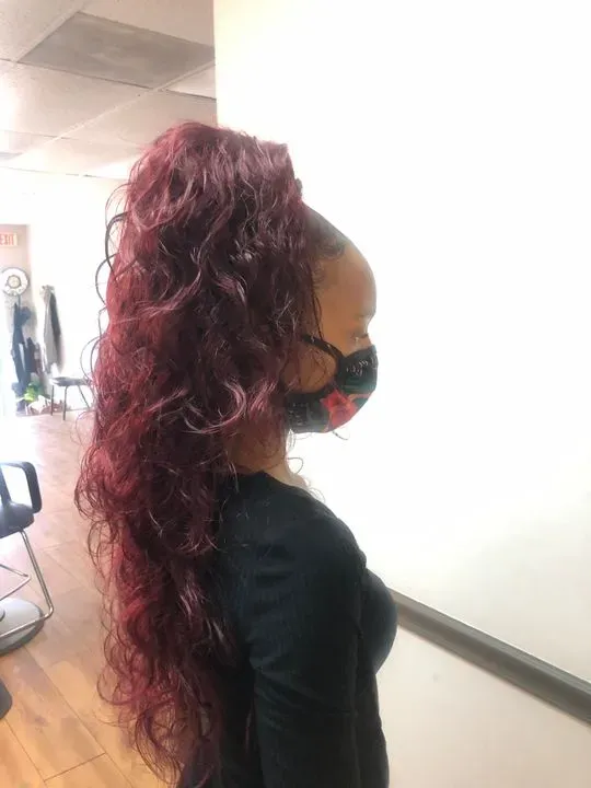 https://cdn.salonspotlight.com/photos/7fYdEAliXlDwFDpuPjfG/4bacd698-f963-490c-84a6-538d6d20663b_720x720