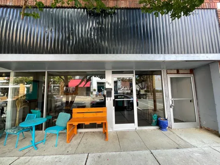 https://cdn.salonspotlight.com/photos/7o55Ze6ag5kr3tcMxrSo/1cfd519c-87ac-429d-9308-efd42c0b2b10_720x720