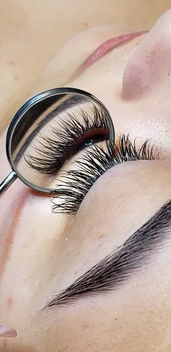https://cdn.salonspotlight.com/photos/7pDK0sleBDVGVxaZDAtY/e986f436-017b-49eb-a775-b264b1eb1002_720x720