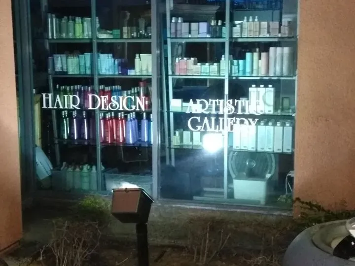 https://cdn.salonspotlight.com/photos/7rjDtzcHwMH5MA2OrOE0/e4e27e52-e6e7-4f7c-ae78-dcbff66f233d_720x720