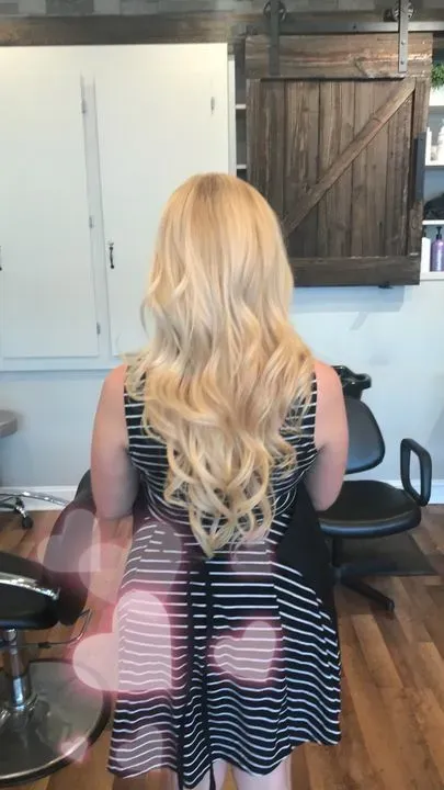 https://cdn.salonspotlight.com/photos/7roZIiLKp19QWKx9OMws/1e280a40-84d5-467b-a470-8a36b695266a_720x720