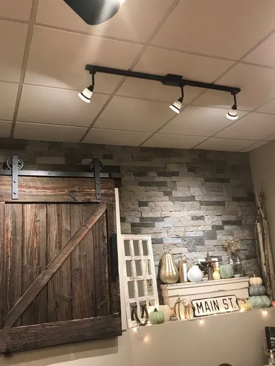 https://cdn.salonspotlight.com/photos/7roZIiLKp19QWKx9OMws/8455641e-d76a-449c-9b37-72dcd46f7c84_720x720
