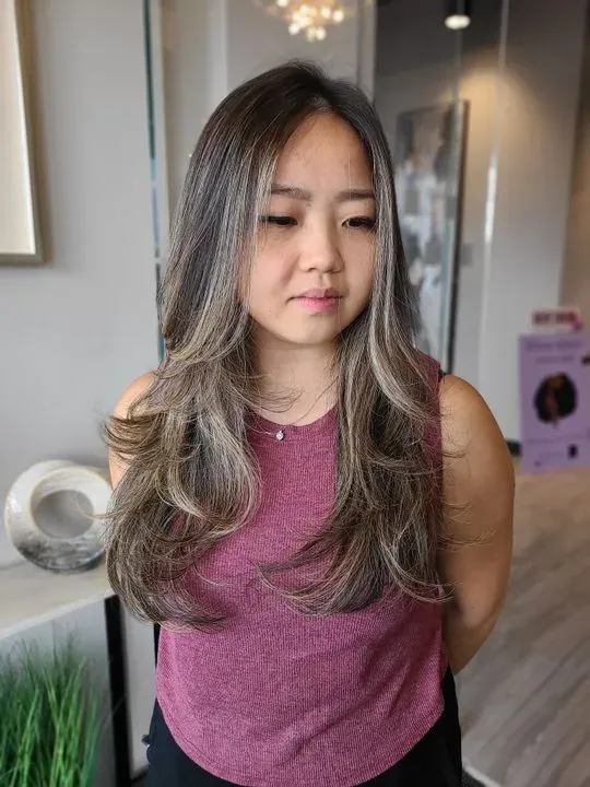 https://cdn.salonspotlight.com/photos/7sNy06RqD2Z0yb7zOj1O/728a3820-81cc-47c7-b70b-92137f95b025_720x720