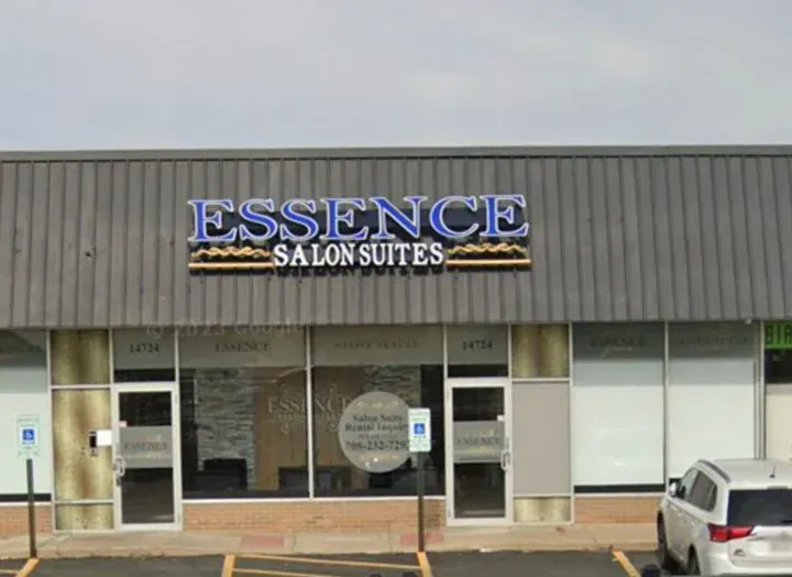 https://cdn.salonspotlight.com/photos/7uHj5DnknDWjfzAytls3/44dc5680-cea8-4d24-8035-95b24e699566_720x720