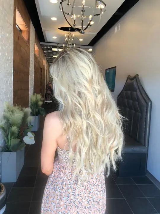 https://cdn.salonspotlight.com/photos/7yA6Lqr5ytC4zTmIXHfY/75f92dbc-d3c2-40cd-b818-6815e0d646f0_720x720