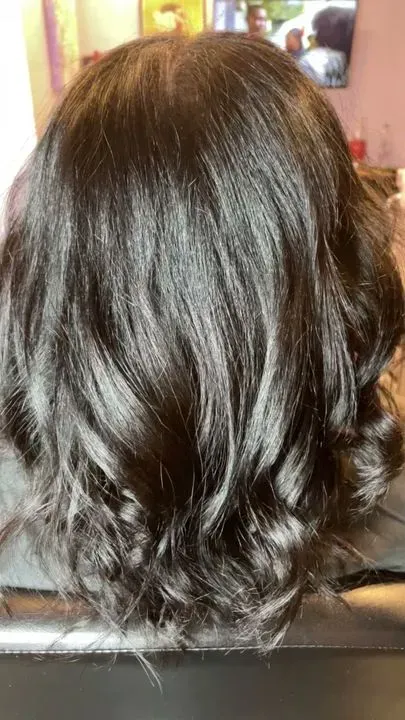 https://cdn.salonspotlight.com/photos/7yGZWCHoyNOari7OqW08/209d8324-1851-4031-afe8-8bbed0d3cd12_720x720