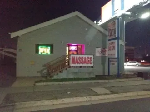https://cdn.salonspotlight.com/photos/805VxrGjqZoE7d0yls0O/8fa48d20-9312-499f-b06c-456b430edbc0_720x720