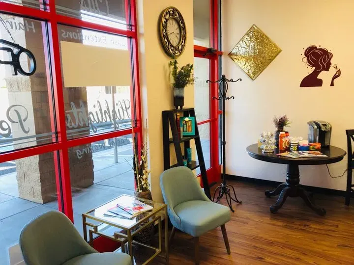 https://cdn.salonspotlight.com/photos/81XuuUno3iEfPXTxxS6c/683337ca-8949-40da-9a28-1934187af0b8_720x720