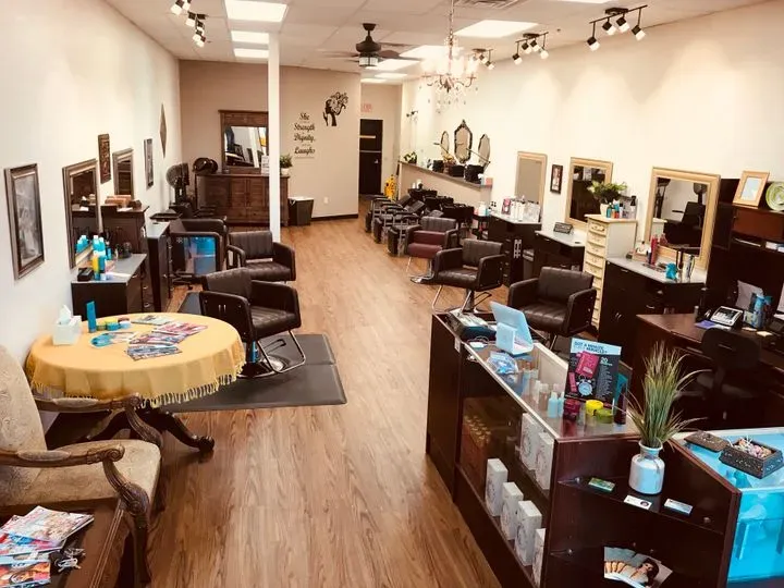 https://cdn.salonspotlight.com/photos/81XuuUno3iEfPXTxxS6c/d684dd6c-9715-40e0-8c9c-1d1c8843ffa8_720x720