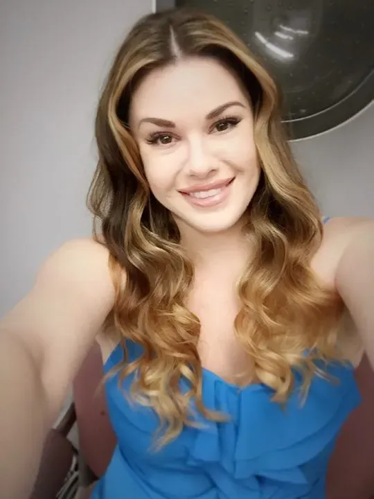 https://cdn.salonspotlight.com/photos/81bZHy70JAh82b9ixD77/e3214ae7-9db3-45e9-a1b8-0f7d14cdc5fe_720x720