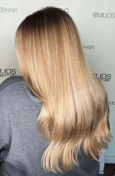 https://cdn.salonspotlight.com/photos/830Z7BupweQ35y8NkOuu/30f4ff77-bfdb-45cf-a372-6677a08d7c6c_720x720