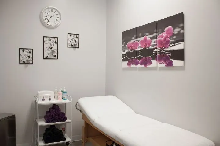 https://cdn.salonspotlight.com/photos/84WA73glHzqv8rOHvlNw/b8ee51fb-f197-47fd-a64d-6d3c0c39ae7d_720x720
