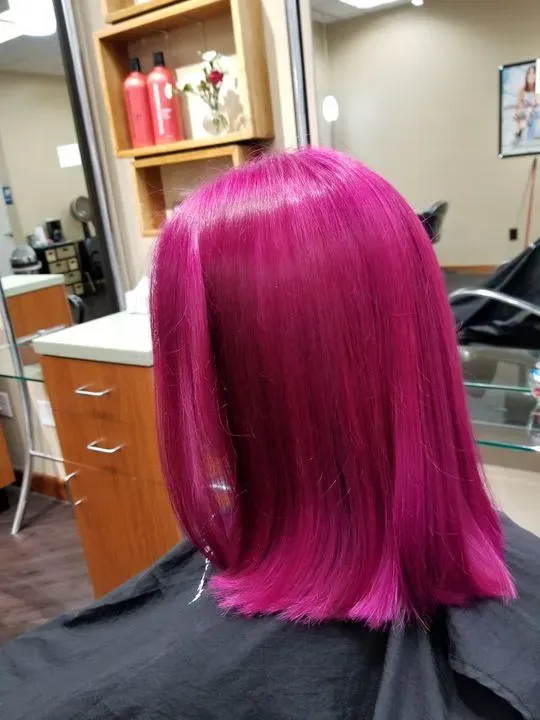https://cdn.salonspotlight.com/photos/84XQYKIxSmPXogziwQ0W/a13955be-19bf-4341-9ab7-42667c22e0b2_720x720