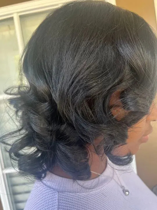 https://cdn.salonspotlight.com/photos/865jmlhAJ9ZQxgTfCQk0/6537a067-60df-46fb-bae3-c392d7fa7262_720x720
