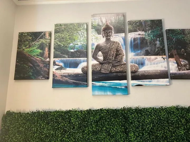 https://cdn.salonspotlight.com/photos/890jMQyW2WLkmdLB6WVr/83287df1-7709-4100-9647-290bc45ed2ad_720x720